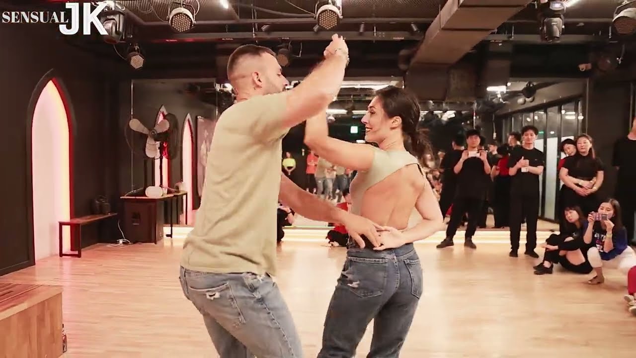 Sergio y Ana | Bachata Sensual | Workshop1 📽 Sensual JK @koreatopbachata