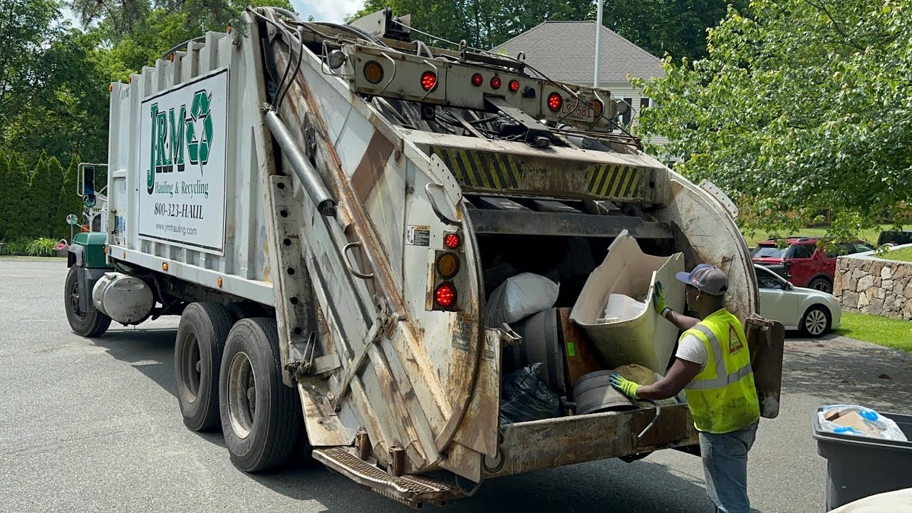 JRM Republic Services Mack RD Leach 2rII Rear Loader Garbage Truck Packing Heavy Manual Trash