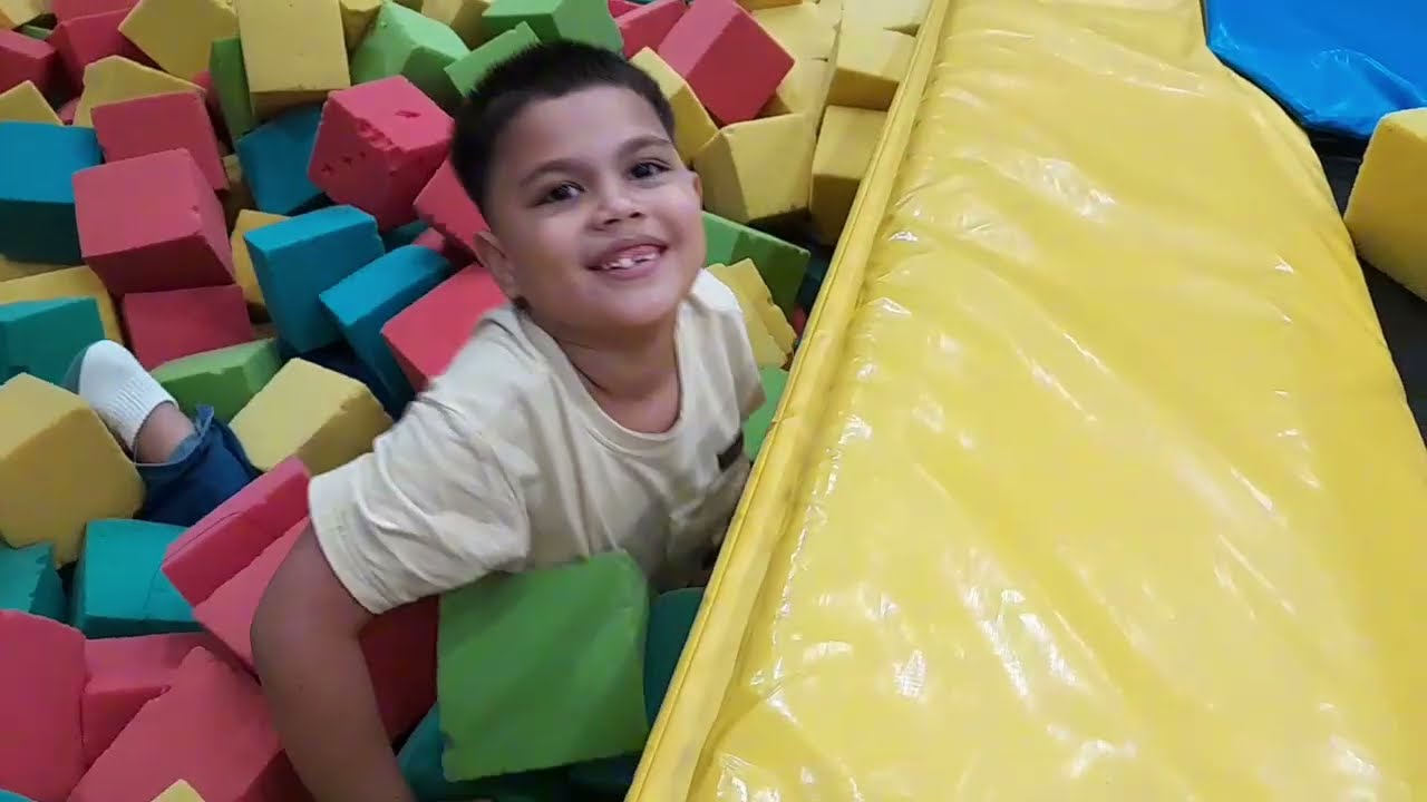 НОВАЯ ИГРОВАЯ ПЛОЩАДКА IEXPERIENCE В SM MALL CALAMBA