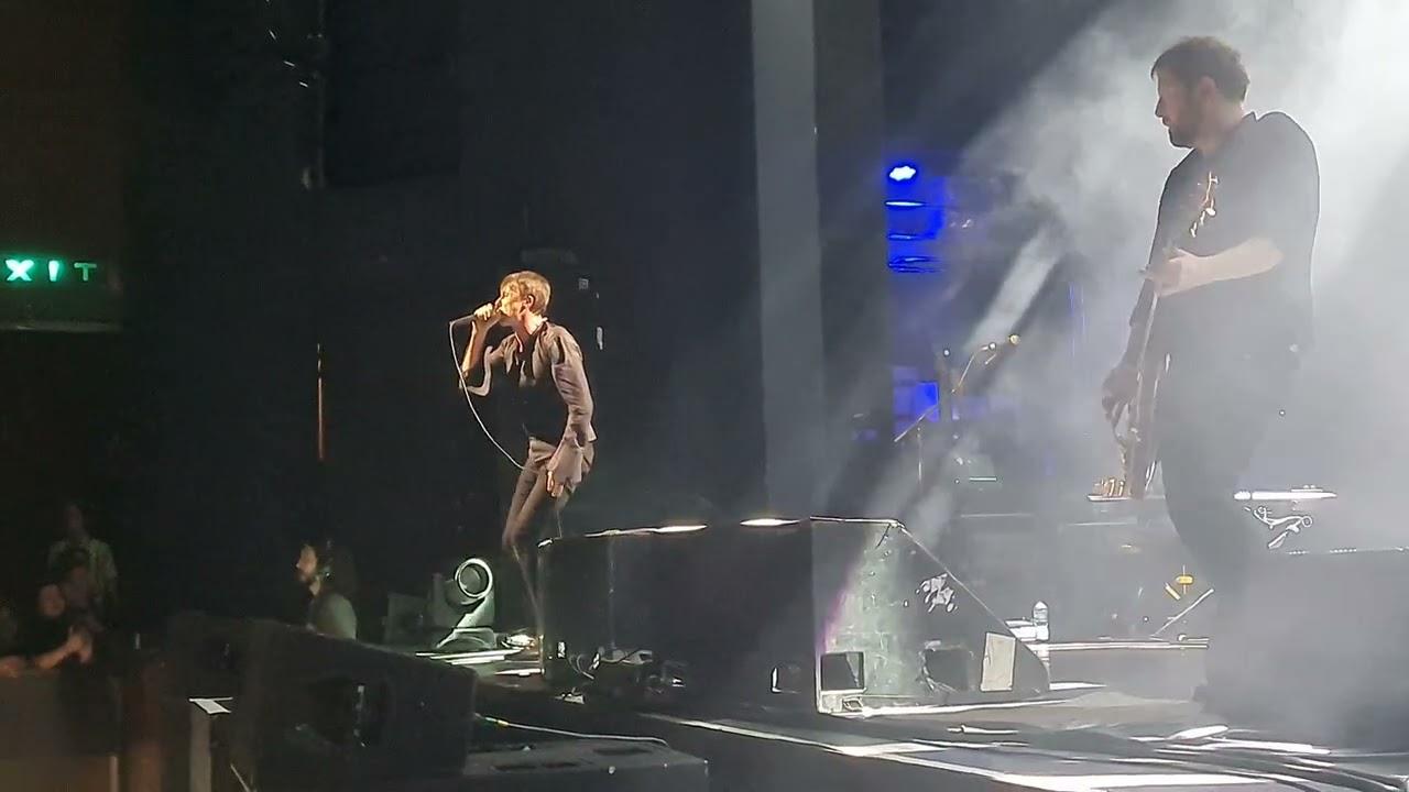 Suede - Flytipping - 25/03/23 Bexhill live 2023