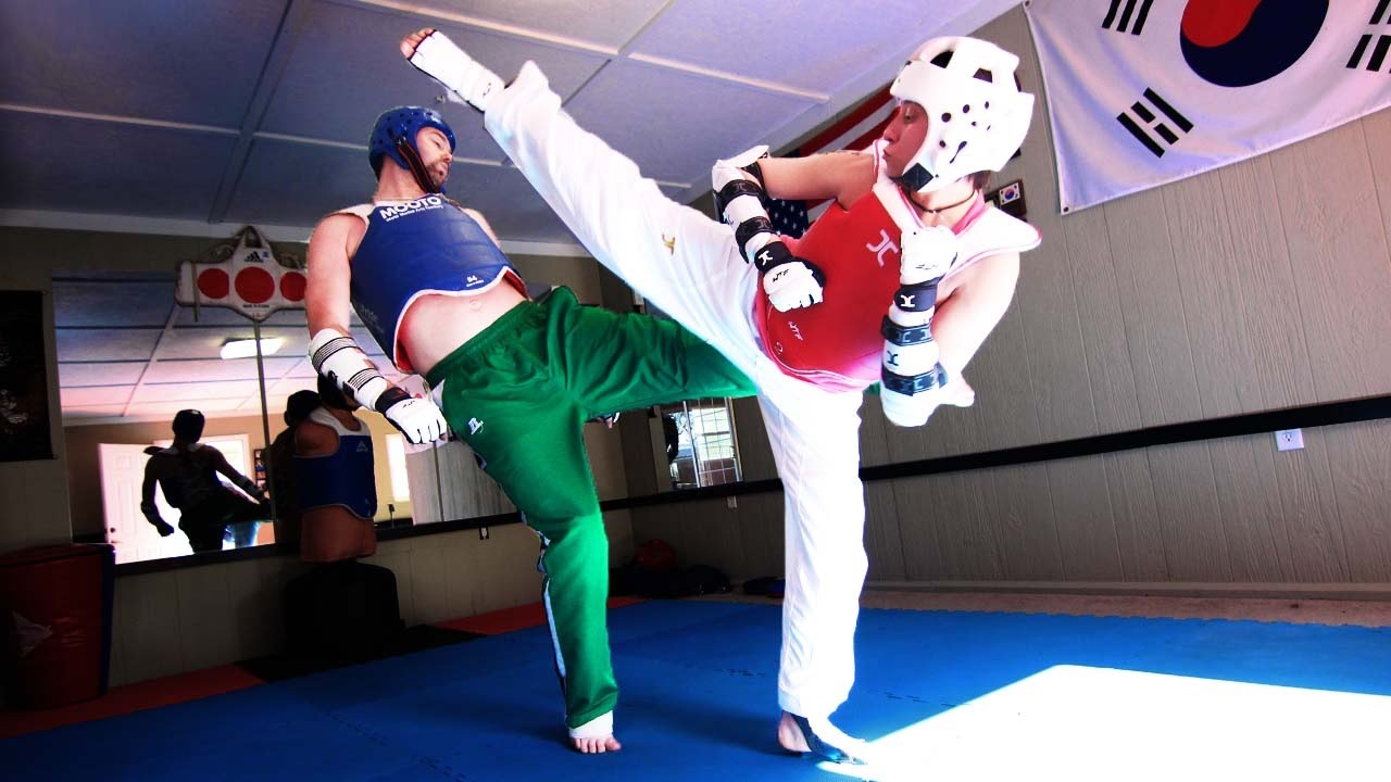WTF Taekwondo Training | New Sparring Gear!