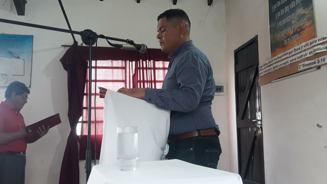 FIRMES Y ADELANTE - Himno dirigido por el hermano Abraham