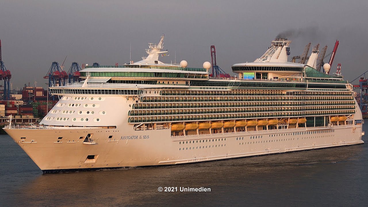 NAVIGATOR OF THE SEAS | the awesome ship horn of the Royal Caribbean cruise ship | 4K-Quality-Video