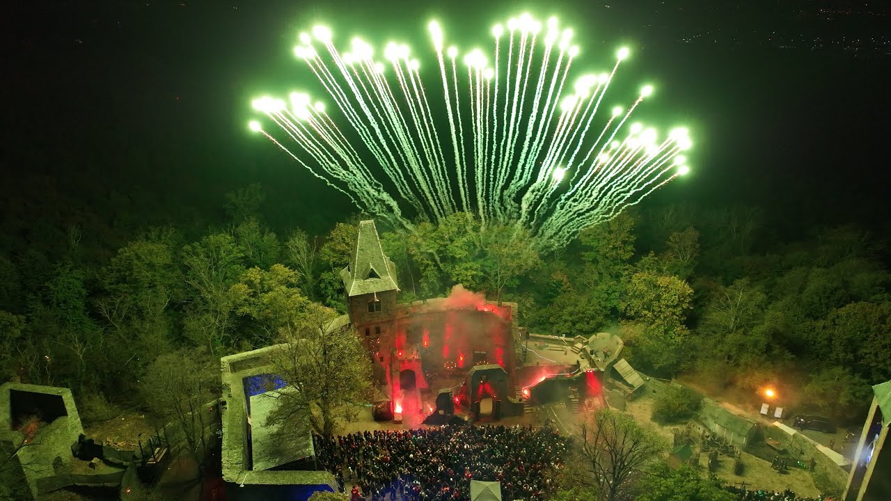 Feuerwerk Halloween 2022 auf Burg Frankenstein - Musiksynchrone Flammenshow mit Pyrotechnik