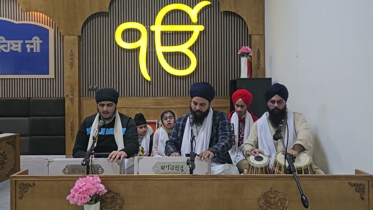 Akhi Vekh Na Rajiya ਅਖੀ ਵੇਖ ਨ ਰਜੀਆ ਬਹੁ ਰੰਗ ਤਮਾਸੇ Bhai Bacihttar Singh ji&Bhai Manpreer Singh ji 