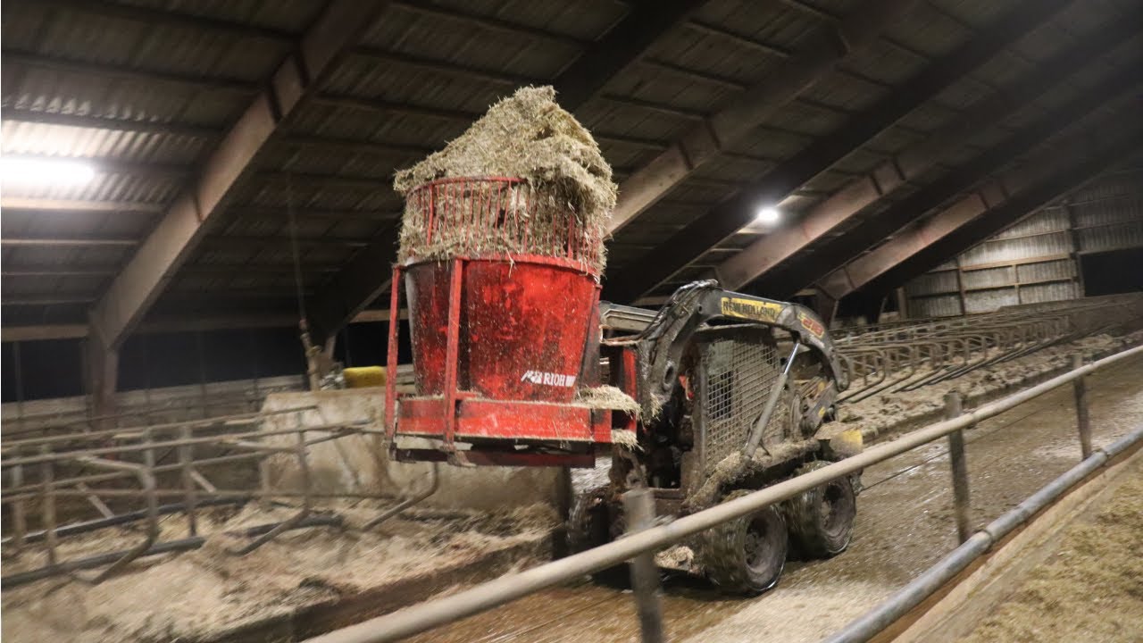 Rioh MS 900 Pouring out straw