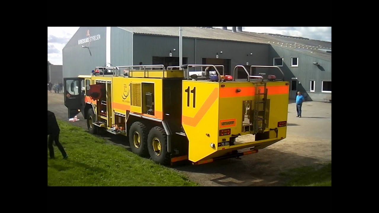 Crash Tender - Karup Airport - Lights, Bullhorn, Microphone And Water Cannons Demo