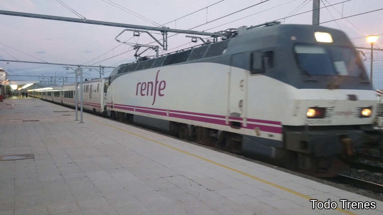 Trenes en Linares-Baeza