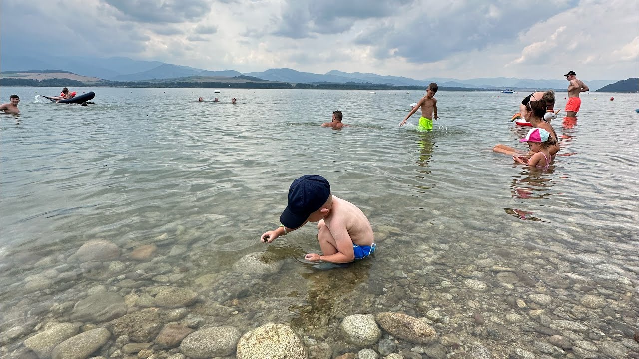 Słowacja. Liptovska Mara - Jezioro Liptowskie. Plaża przy Mara Camping #jezioro #wakacje #słowacja