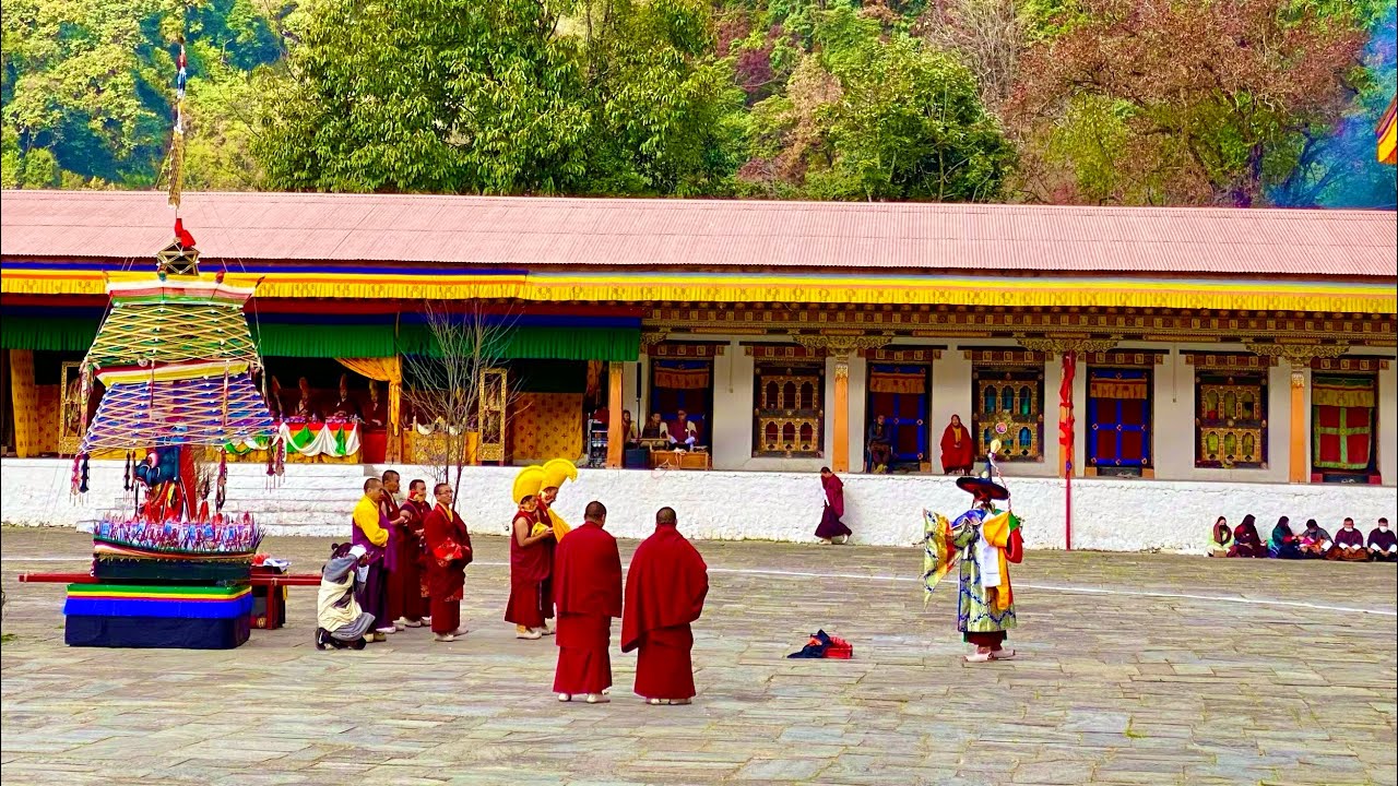 8th Zuri Rinpoche Performing Kuncham || Barshong Monastery || Bhutan