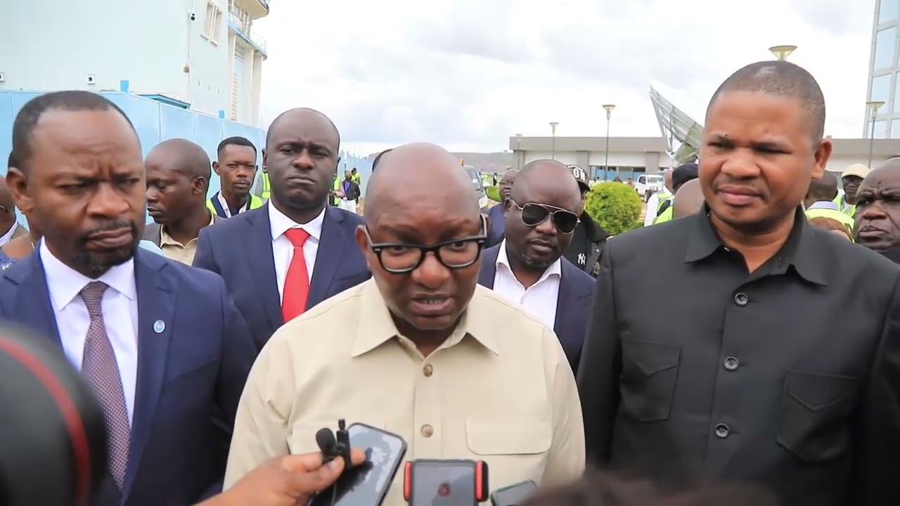 GOUVERNEUR A.I. HAUT KATANGA MARTIN KAZEMBE ARRIVEE,  PRESIDENT SENAT JEAN MICHEL SAMA LUKONDE