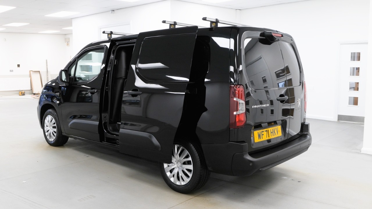 Peugeot Partner 1.5 Premium Edition BlueHDI 950kg Long Wheelbase Professional  - WF71 HKV - VanStar