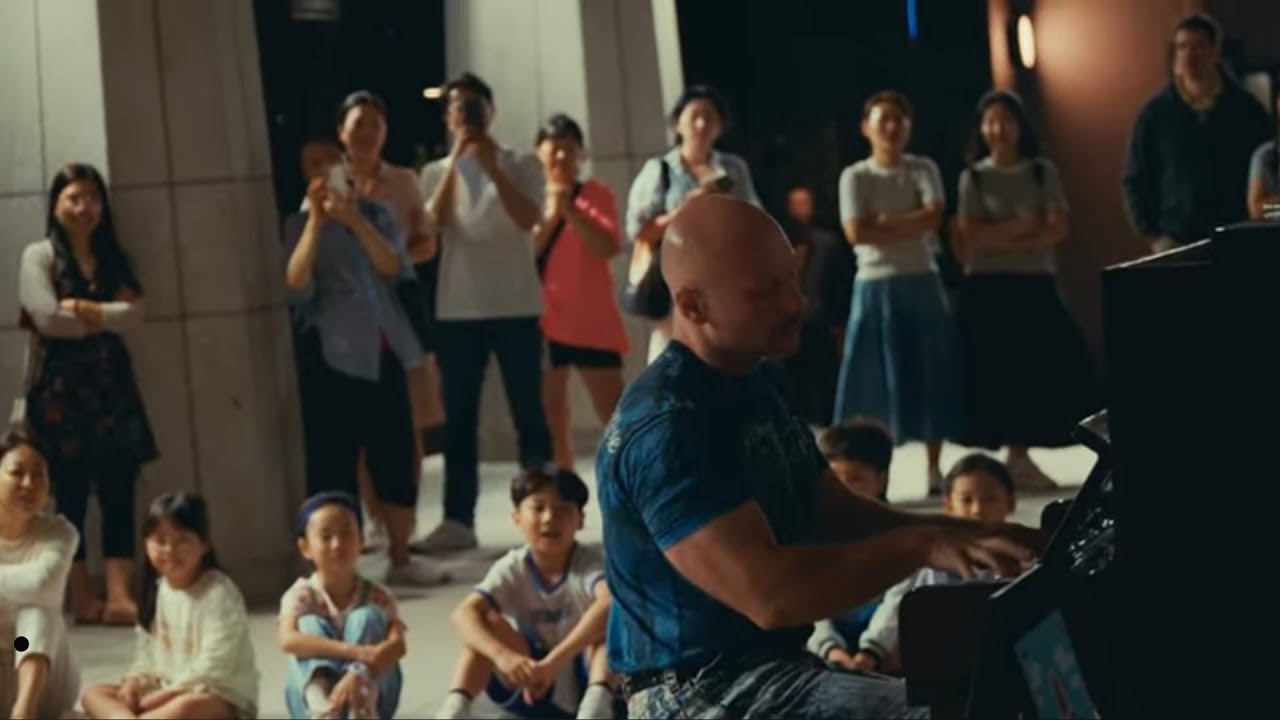 An unexpected live video from weekly free street concerts in Seoul