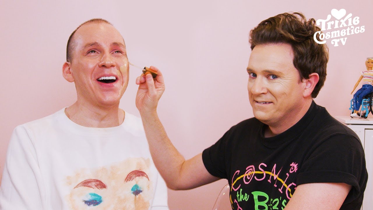 Trixie & Tom Lenk Transform into the Olsen Twins