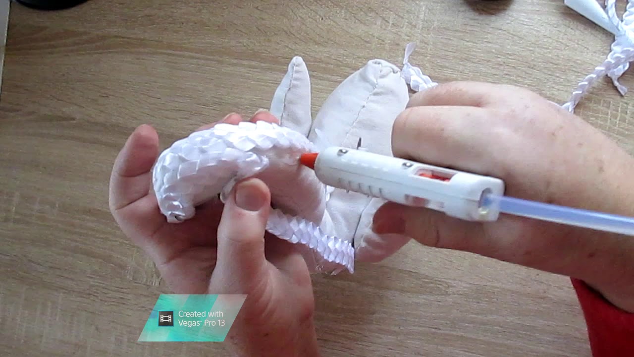 Лебедь из атласной ленты. Рукоделие.