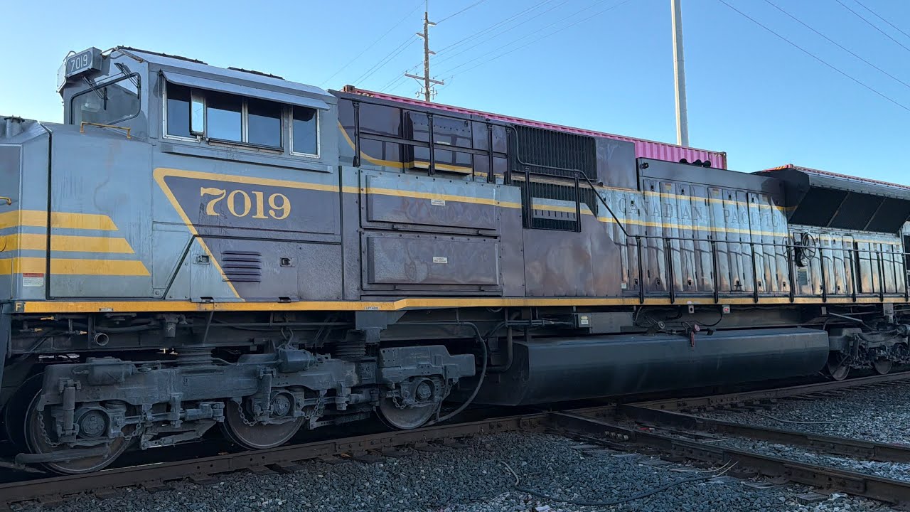 03/08/26 CP+KCSM Oil Train led by CP 7019 (Maroon/Gray) at Valley Crossing in Columbus, OH