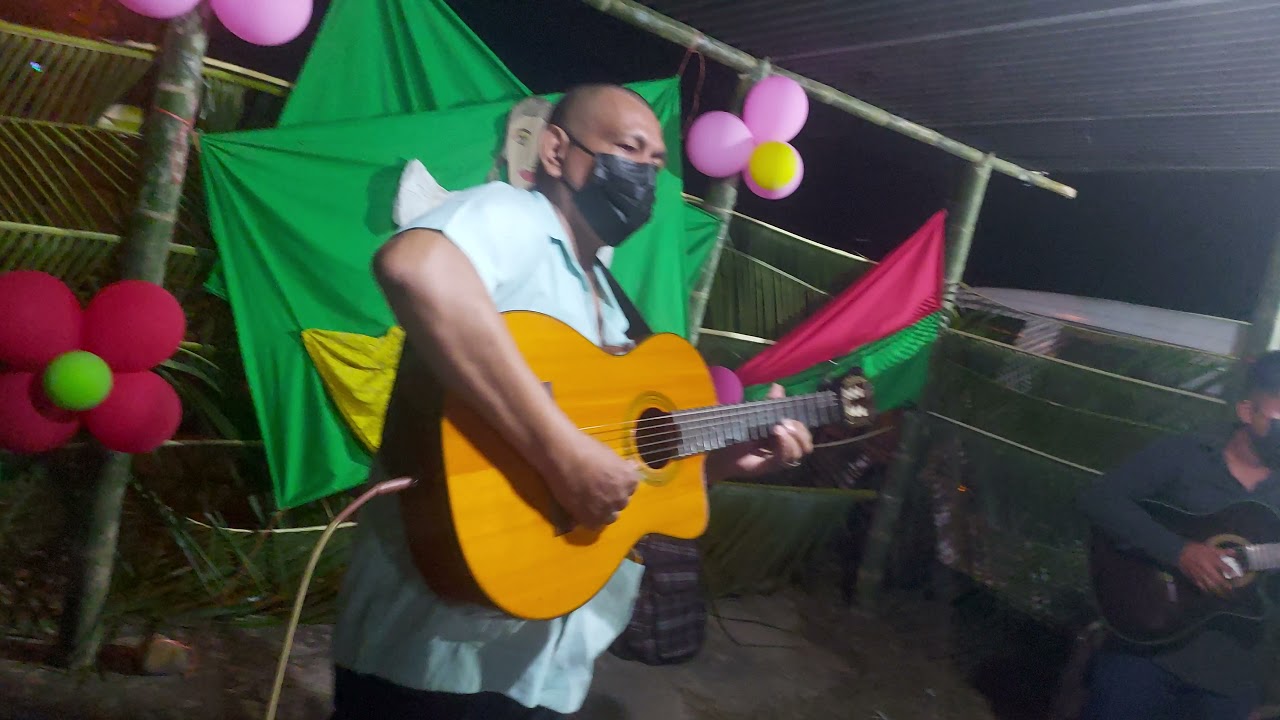 desde verbà :chavelo Rodriguez y carlos Cedeño ,guitarras de, Angel Garcias y Neftali Rojas. panamà.