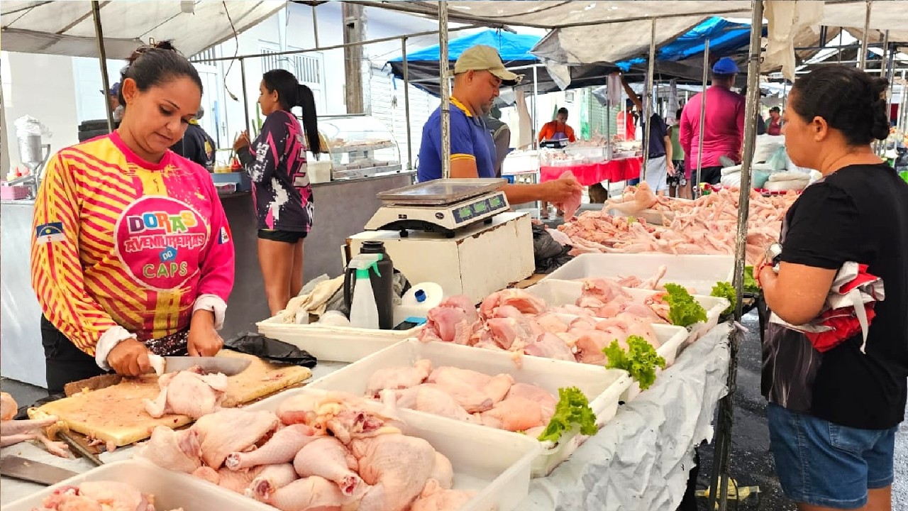GALINHA DE 10 REAIS SÓ NAS FEIRAS DO NORDESTE