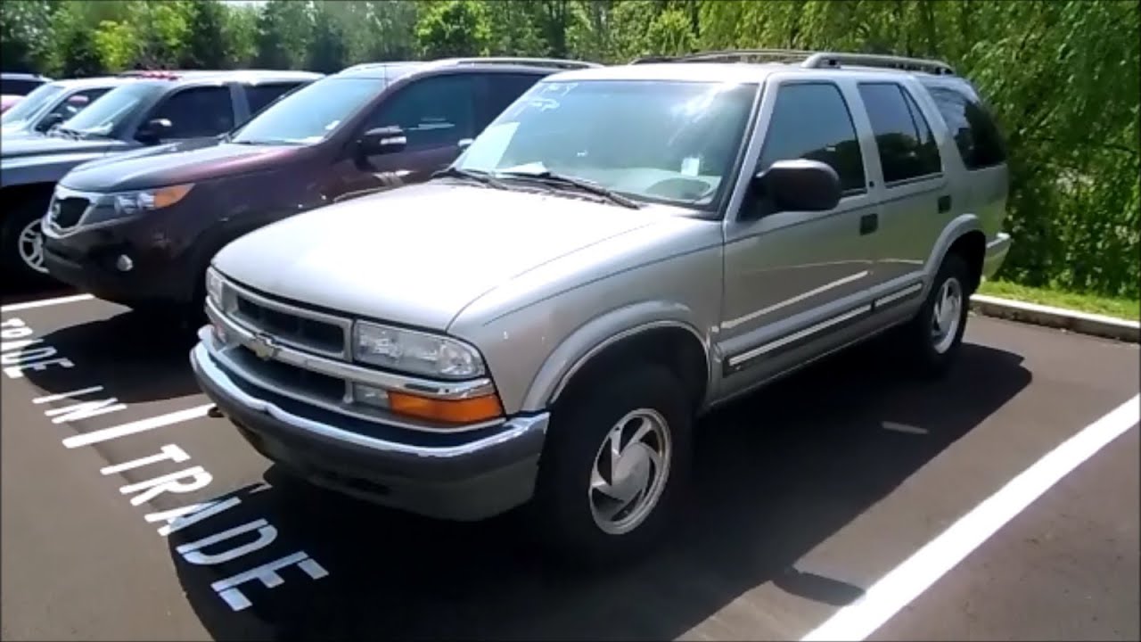 Запуск двигателя и полный обзор Chevrolet Blazer LT 4.3 V6 2001 года выпуска.