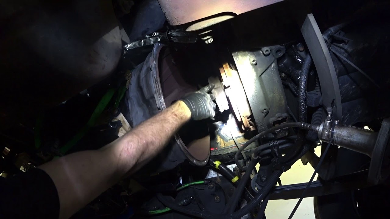 Truck Repair, part 1-installing Transmission & Wiring Harness Freightliner Cascadia 2020/91