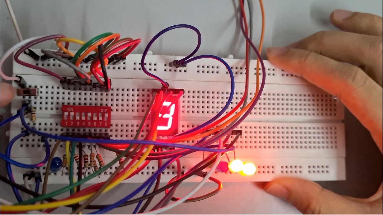 GCD Circuit using CPLD EPM240