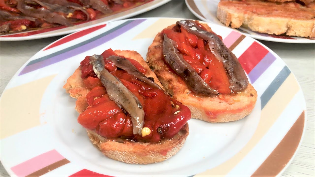 TOSTAS DE PIMIENTOS Y ANCHOAS, PARA LAS CENAS DE VERANO, APERITIVOS, TAPAS, PICOTEOS.