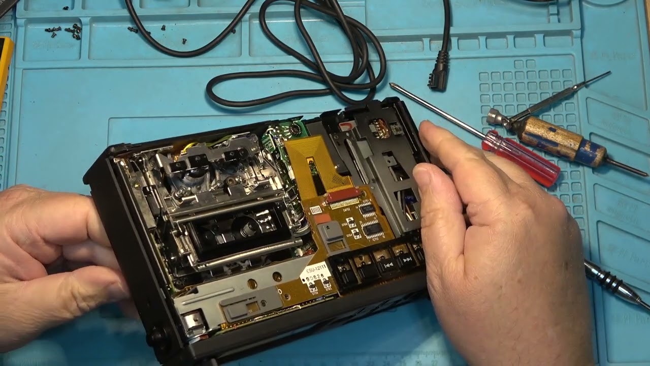 Note to Panasonic Engineers you suck at your job designing this SV255 Portable DAT