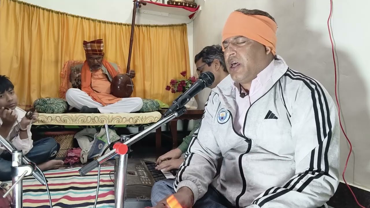Agad Bam Bagad baje nagaade Omkar ka Ghar nyara. Jay Bhagwan Lohiya 