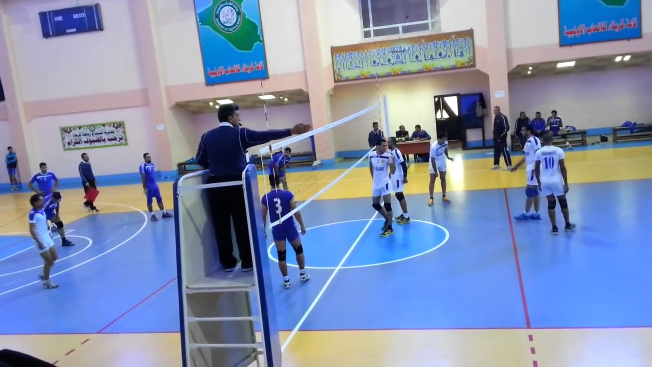 كرة الطائرة في العراق بين الفريقين نادي الكوفه ونادي البحرية