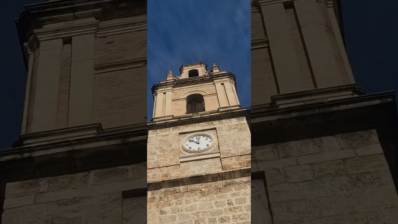 Volteo de campanas en la Parròquia de Sant Joan Baptista Muro de Alcoy y entrada de Sant Antoni