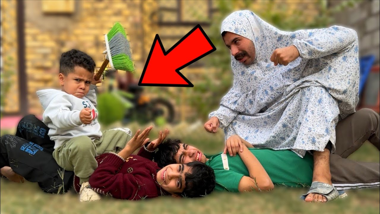 #فلم خباثه اخوي الصغير😂 فلش رأسنه بالماسحة !! لا يفوتكم
