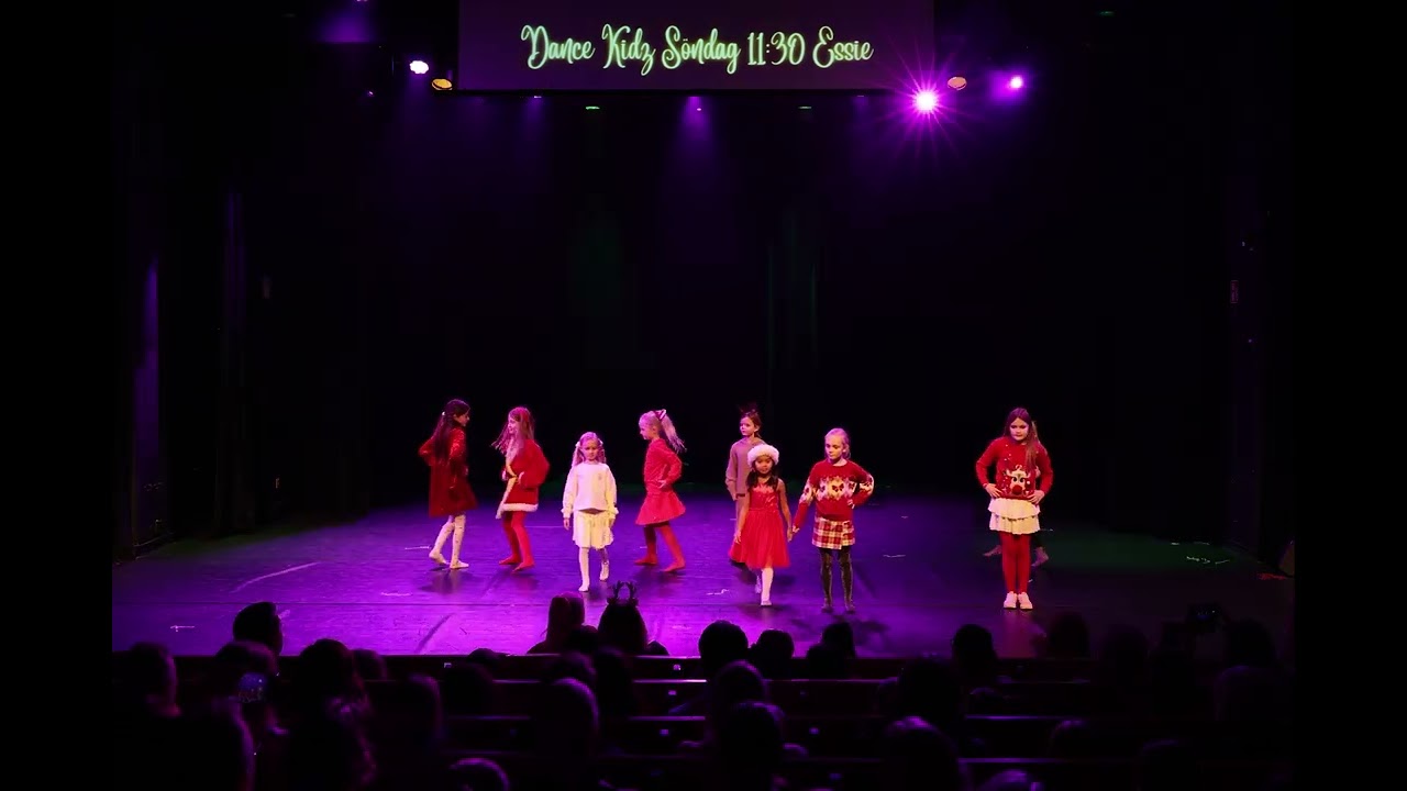 Elevshow HT24 - Show 3 - Dansavslutning 2024-12-07 15:00