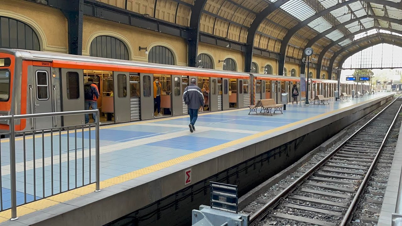 Συρμός Alstom Siemens 1ης γενιας/ Metro στο σταθμό του Ηλεκτρικού στον Πειραια