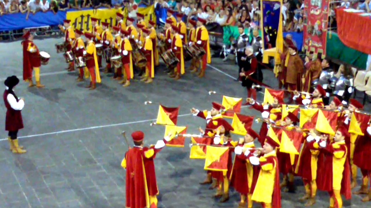 Palio Sbandieratori Quintana 2015 Arrivo Corteo in Piazza Arringo per le gare finali 5 Luglio 2015