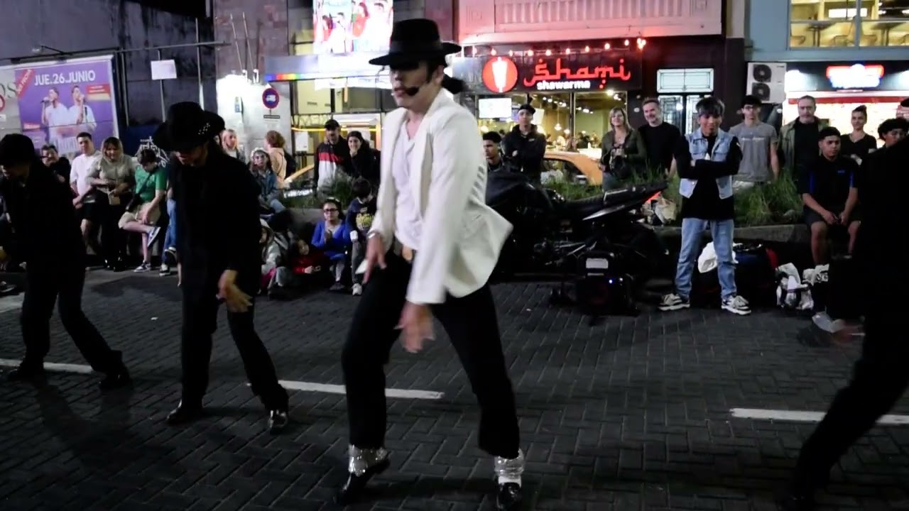 Elias Jackson - Smooth Criminal - 02Abril2025 / Av Corrientes - Buenos Aires Argentina