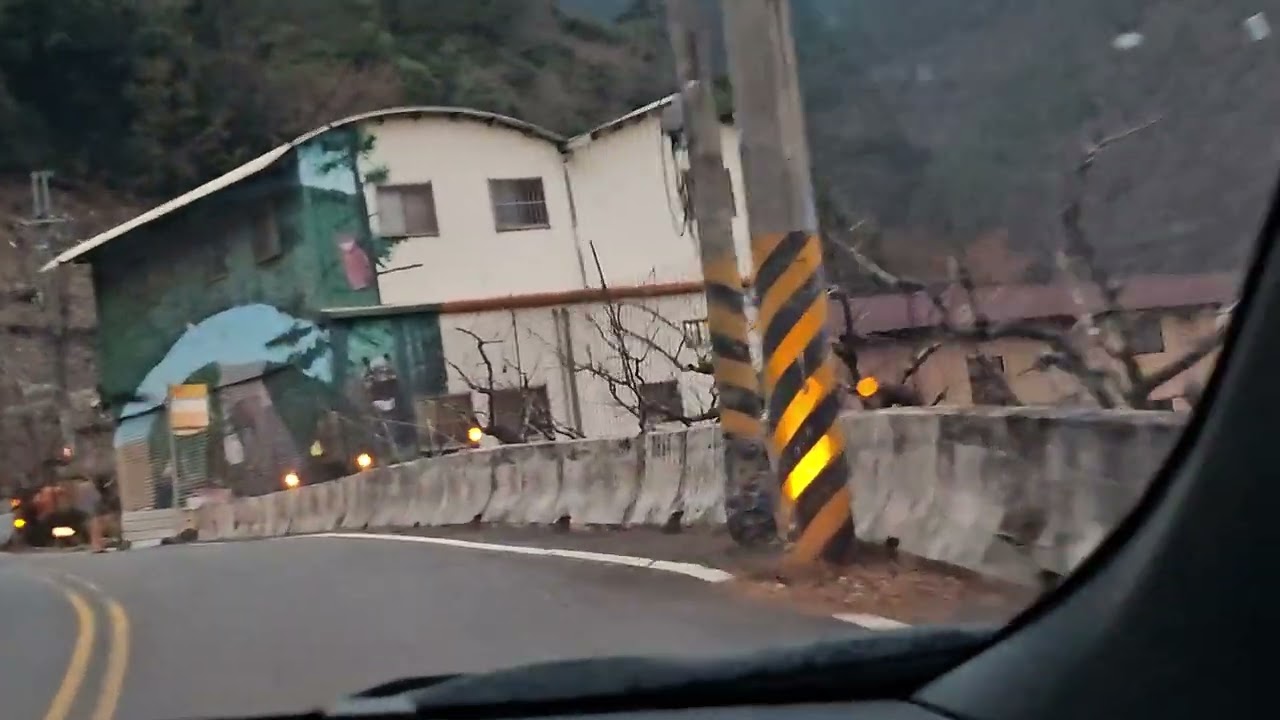 #中部橫貫公路 #兩旁果樹跟山景 #Central Trans-Road #Fruit trees and mountain views on both sides