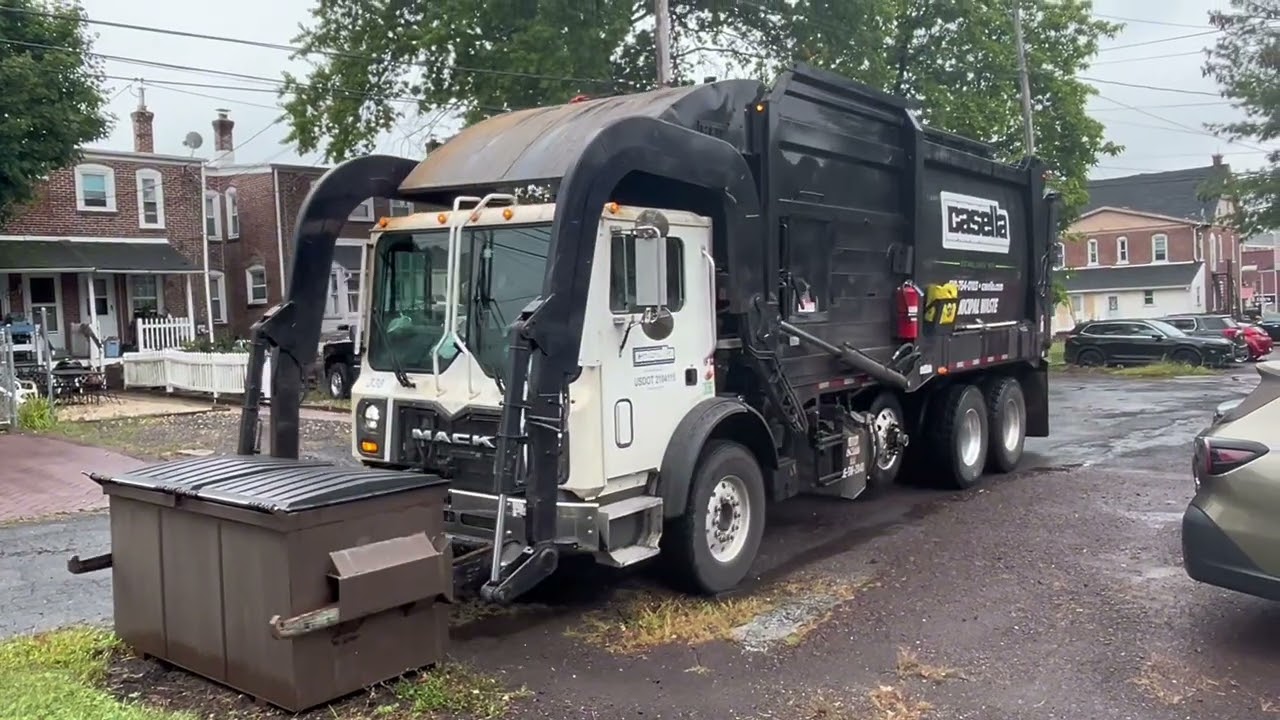Casella waste systems Mack Mru heil front loader ~338 