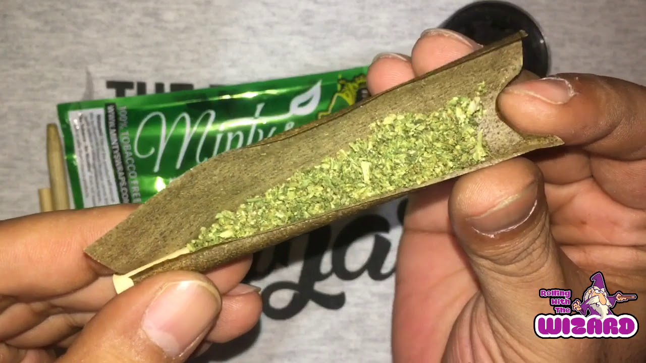 How to roll a blunt using Minty&rsquo;s Mint Wraps