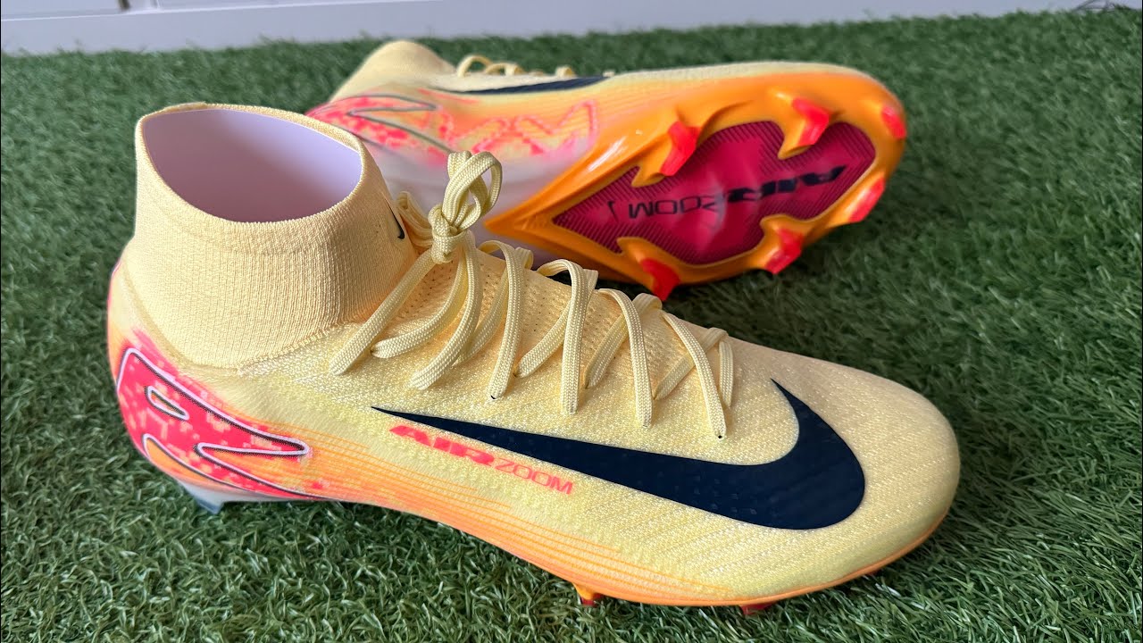 Kylian Mbappe's Signature Nike Air Zoom Mercurial Superfly 10 Elite FG Boots Review! (4K)