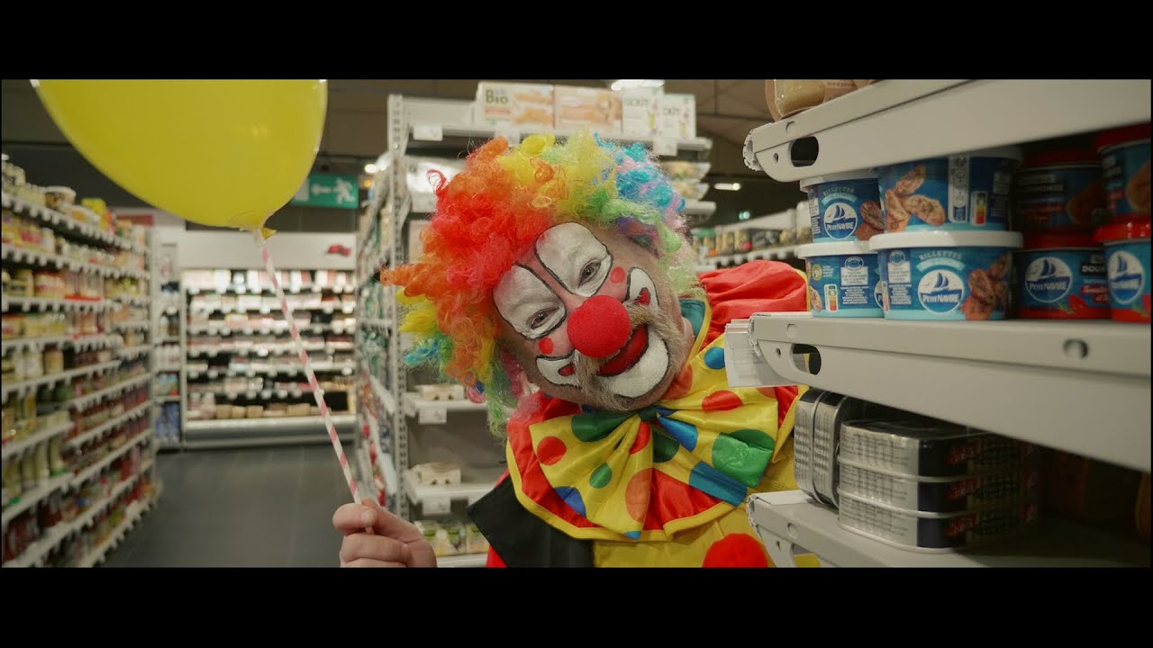YANG YANG - Clown on the bus (OFFICIAL VIDEO)