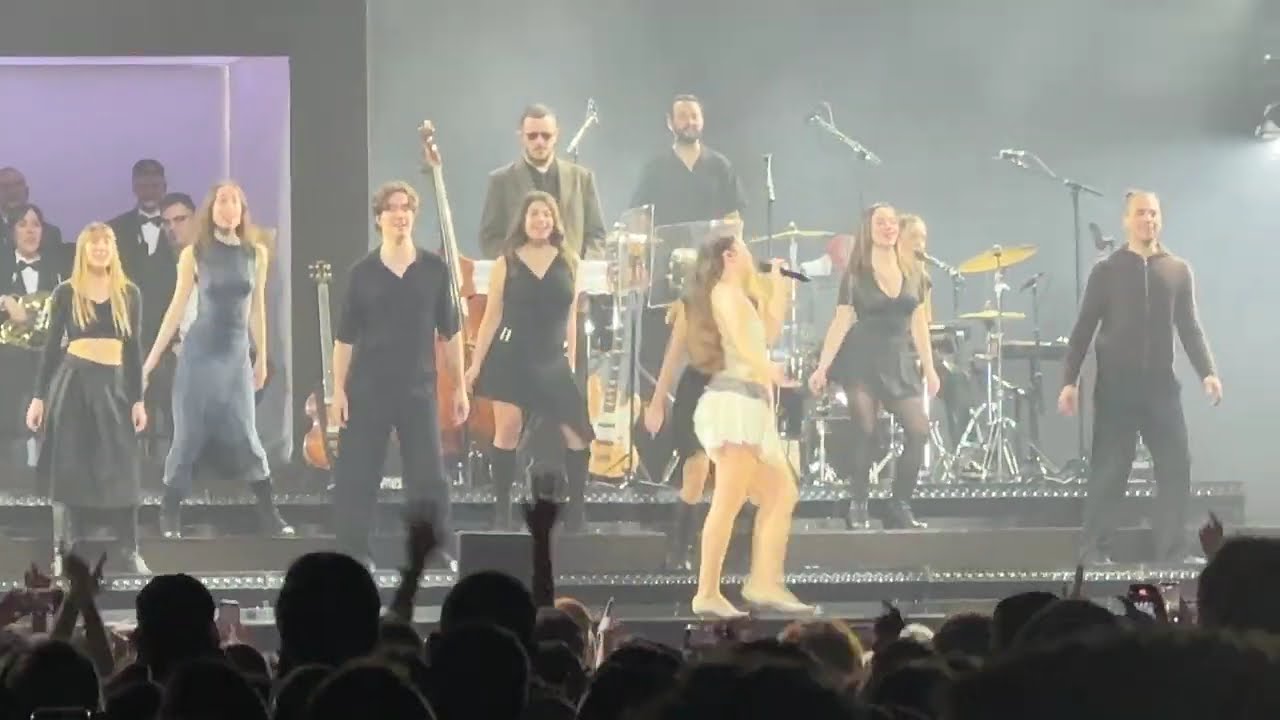 AMAIA - Bienvenidos Al Show (Live Sevilla 2026)