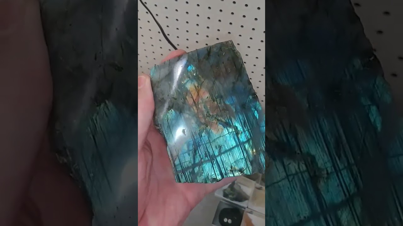 The FLASH On This Labradorite! #crystals #gems #nature #science #rocks #minerals #labradorite