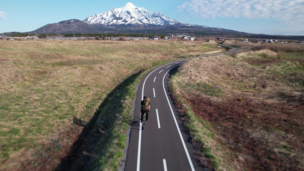 [ドローン] 日本最北の自転車道路をロードバイクで駆け抜ける [北海道 利尻町 利尻富士町] drone road-bike Hokkaido Japan Rishiri-town