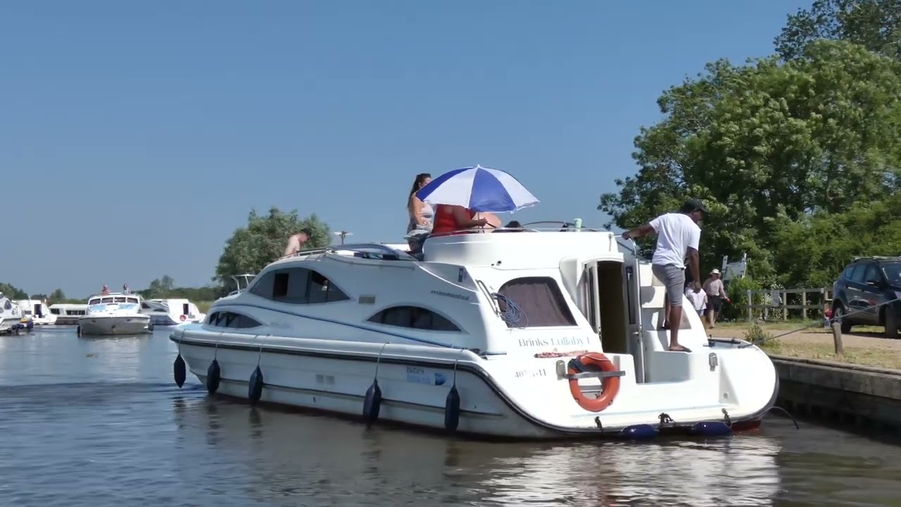 Crazy manoeuvres and a bridge strike today! #boating #river #boat #boatingseason #norfolkbroads