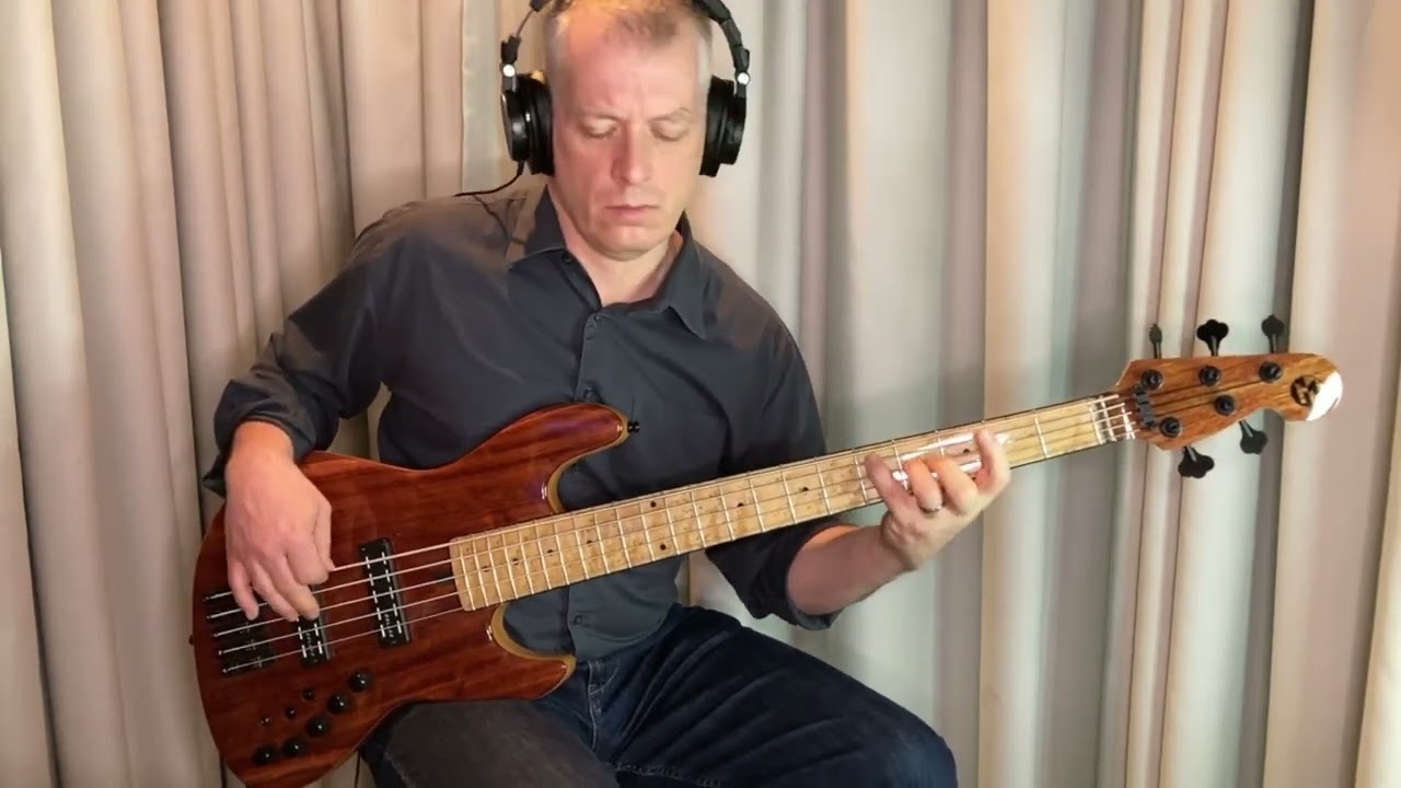 SUSAN WONG - Billie Jean (Bossa Nova) - Bass cover