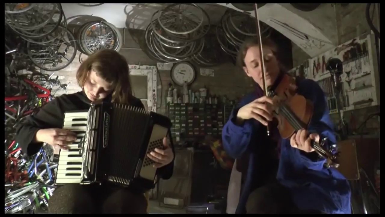 Alicia Edelweiss & Leonie Mayer - Tekno Love Song (CocoRosie Cover)