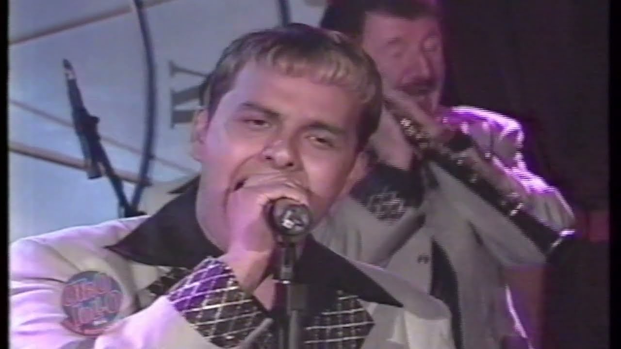 Banda el Recodo en Otro rollo 2000