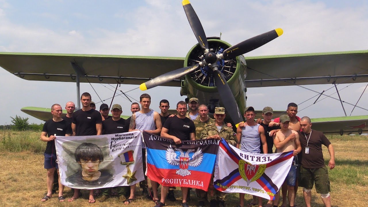 DPR special forces parachute in Russia & qualify as paratroopers for the first time ever
