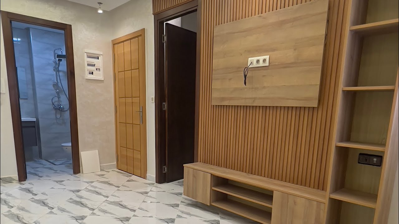 لمليح ديال عين الشق المكانسة برطمة ممتازة جدا فيها 79 متر وحدة في اطاج0606055310