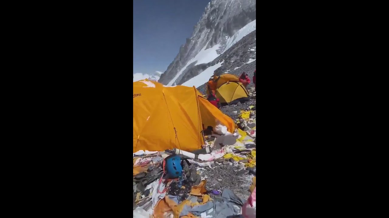 Las indignantes im&aacute;genes del Monte Everest cubierto de basura